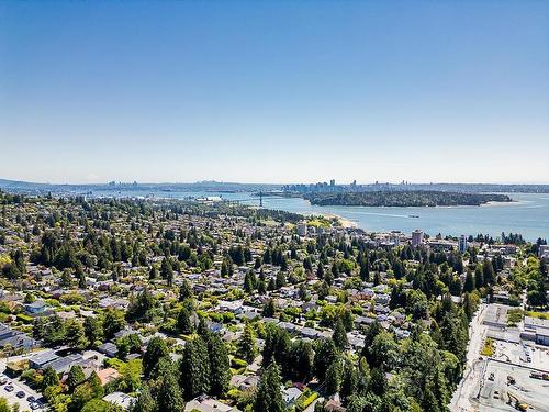 1709 Ottawa Avenue, West Vancouver, BC 