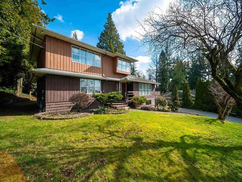 8076 Gray Avenue, Burnaby, BC 