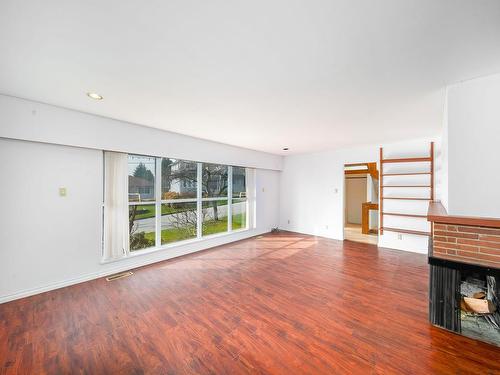 8076 Gray Avenue, Burnaby, BC 