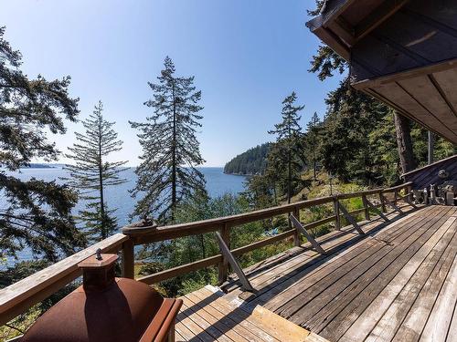 825 Hummingbird Lane, Bowen Island, BC 