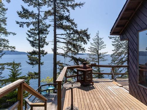 825 Hummingbird Lane, Bowen Island, BC 