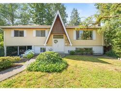 425 W 23RD STREET  North Vancouver, BC V7M 2B8