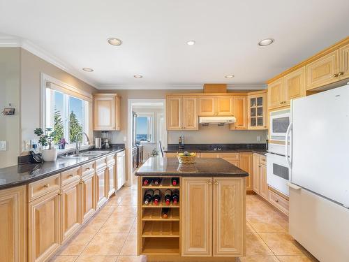 1440 Sandhurst Place, West Vancouver, BC 