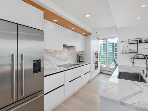 2103 188 Keefer Place, Vancouver, BC 