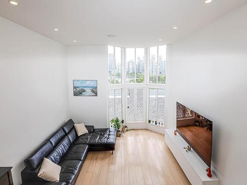 1155 W 7Th Avenue, Vancouver, BC 