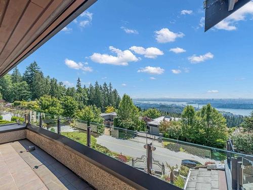 2673 Finch Hill, West Vancouver, BC 