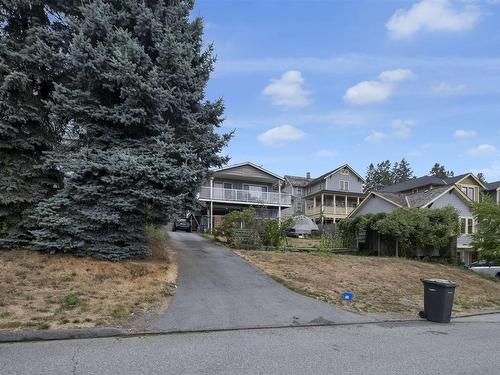 1152 Rochester Avenue, Coquitlam, BC 