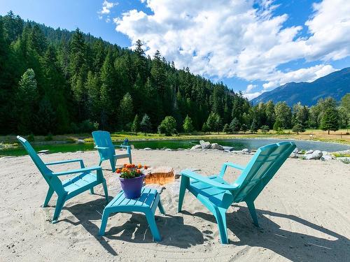 1015 Cedar Grove Road, Pemberton, BC 