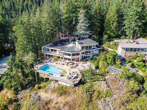 4060 Almondel Road, West Vancouver, BC 