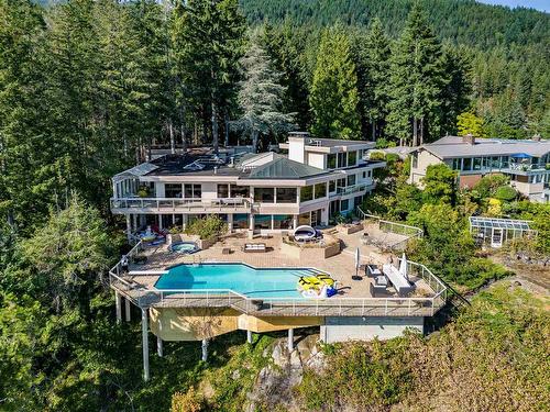 4060 Almondel Road, West Vancouver, BC 