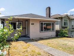 882 63RD E AVENUE  Vancouver, BC V5X 2K8