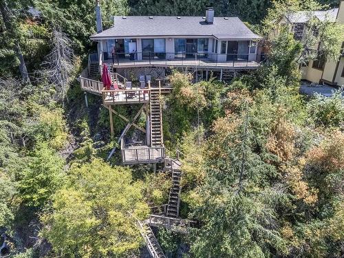 8065 Pasco Road, West Vancouver, BC 