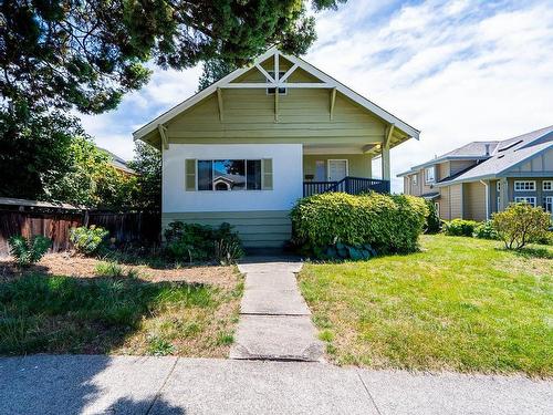 353 W 16Th Street, North Vancouver, BC 