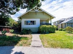 353 W 16TH STREET  North Vancouver, BC V7M 1T9