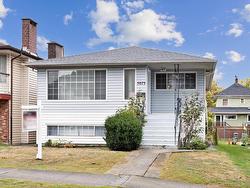 5073 ROSS STREET  Vancouver, BC V5W 3K6