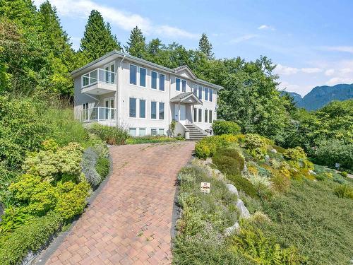 530 Craigmohr Drive, West Vancouver, BC 