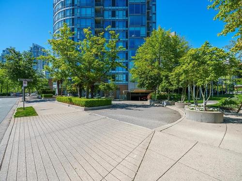 2102 1033 Marinaside Crescent, Vancouver, BC 