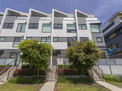 145 W 41ST AVENUE  Vancouver, BC V5Y 0N1