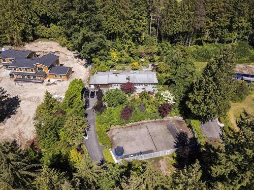 242 Onslow Place, West Vancouver, BC 