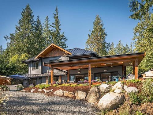 7891-7893 Redrooffs Road, Halfmoon Bay, BC 