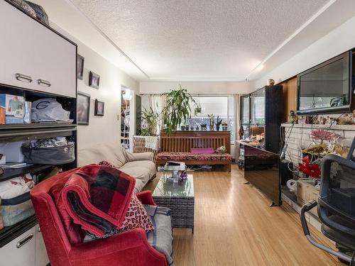 3553 Monmouth Avenue, Vancouver, BC 