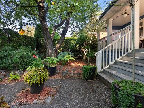 2 46 W 12Th Avenue, Vancouver, BC 