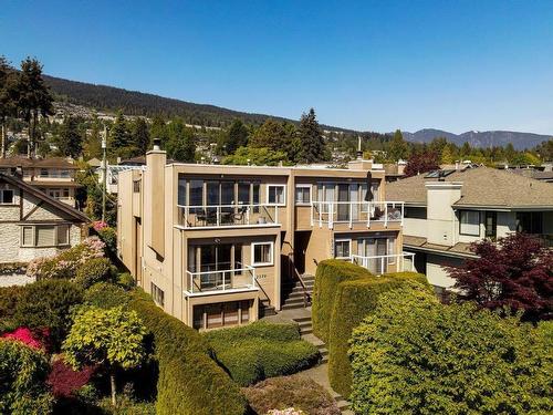 2379 Bellevue Avenue, West Vancouver, BC 