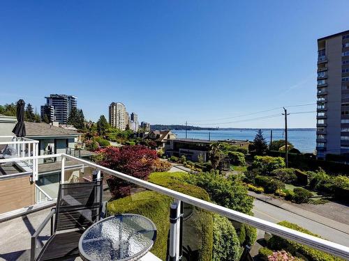 2379 Bellevue Avenue, West Vancouver, BC 