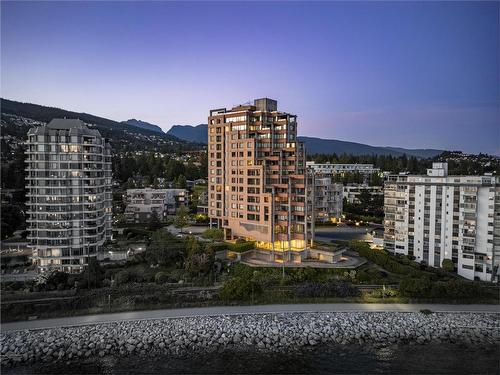 Ph 2250 Bellevue Avenue, West Vancouver, BC 