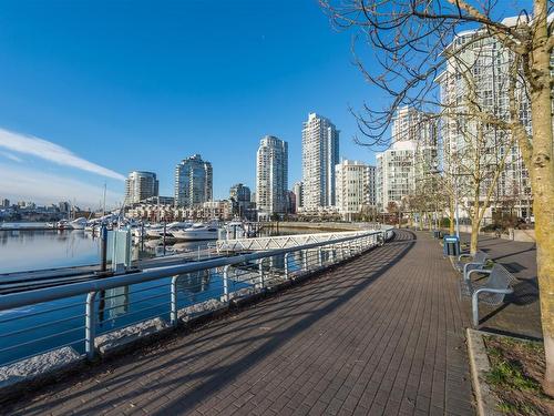 3007 1033 Marinaside Crescent, Vancouver, BC 