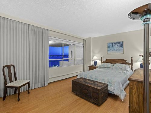 302 1930 Bellevue Avenue, West Vancouver, BC 