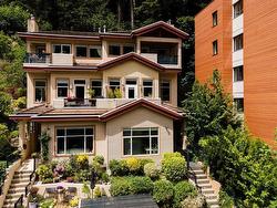 6639 NELSON AVENUE  West Vancouver, BC V7W 2A5