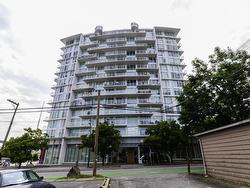 910 4638 GLADSTONE STREET  Vancouver, BC V5N 0G5