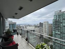 3206 1200 W GEORGIA STREET  Vancouver, BC V6E 4R2