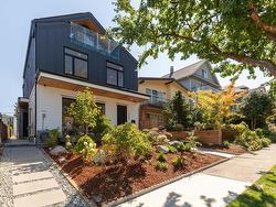 1362 E 17TH AVENUE  Vancouver, BC V5V 1C8