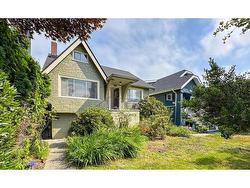 3285 W 8TH AVENUE  Vancouver, BC V6K 2C6