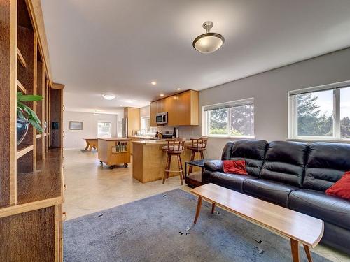 5066 Parkview Road, Madeira Park, BC 