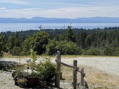 6016 Leaning Tree Road, Halfmoon Bay, BC 