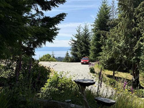 6016 Leaning Tree Road, Halfmoon Bay, BC 