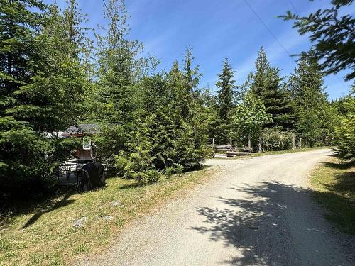 6016 Leaning Tree Road, Halfmoon Bay, BC 