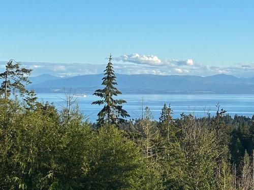 6016 Leaning Tree Road, Halfmoon Bay, BC 