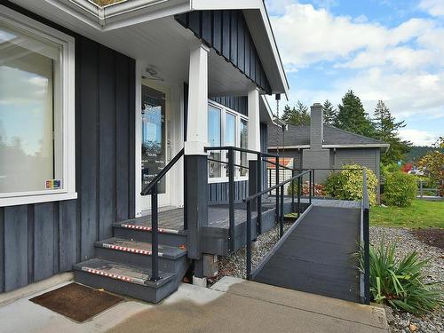 5762 Cowrie Street, Sechelt, BC 