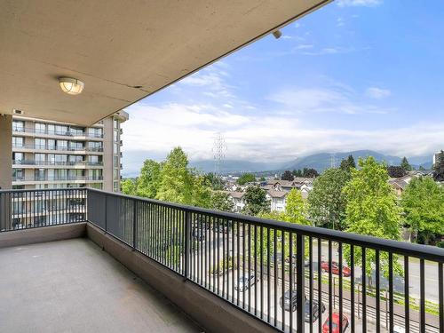 706 3760 Albert Street, Burnaby, BC 