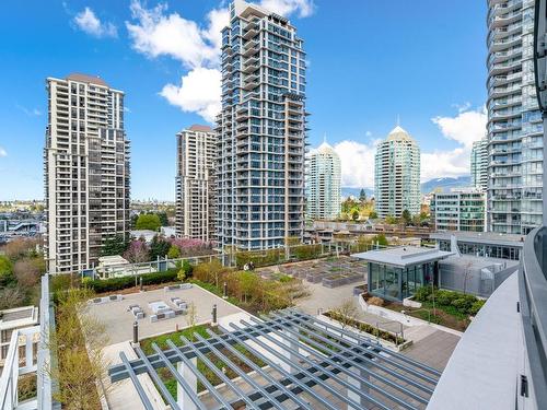 808 2085 Skyline Court, Burnaby, BC 