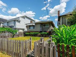 4826 EARLES STREET  Vancouver, BC V5R 3R5