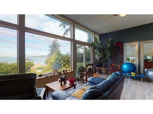 5330 Snodgrass Road, Sechelt, BC 