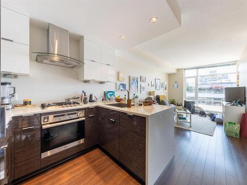 812 1777 W 7Th Avenue, Vancouver, BC 