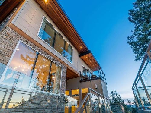 5290 Gulf Place, West Vancouver, BC 