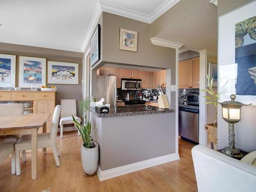 903 1745 Esquimalt Avenue, West Vancouver, BC 