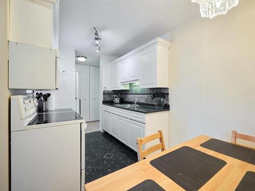 308 2016 Fullerton Avenue, North Vancouver, BC 